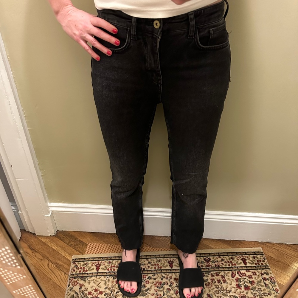 Pilcro The Yaya mid-rise straight jeans in black wash, size 28